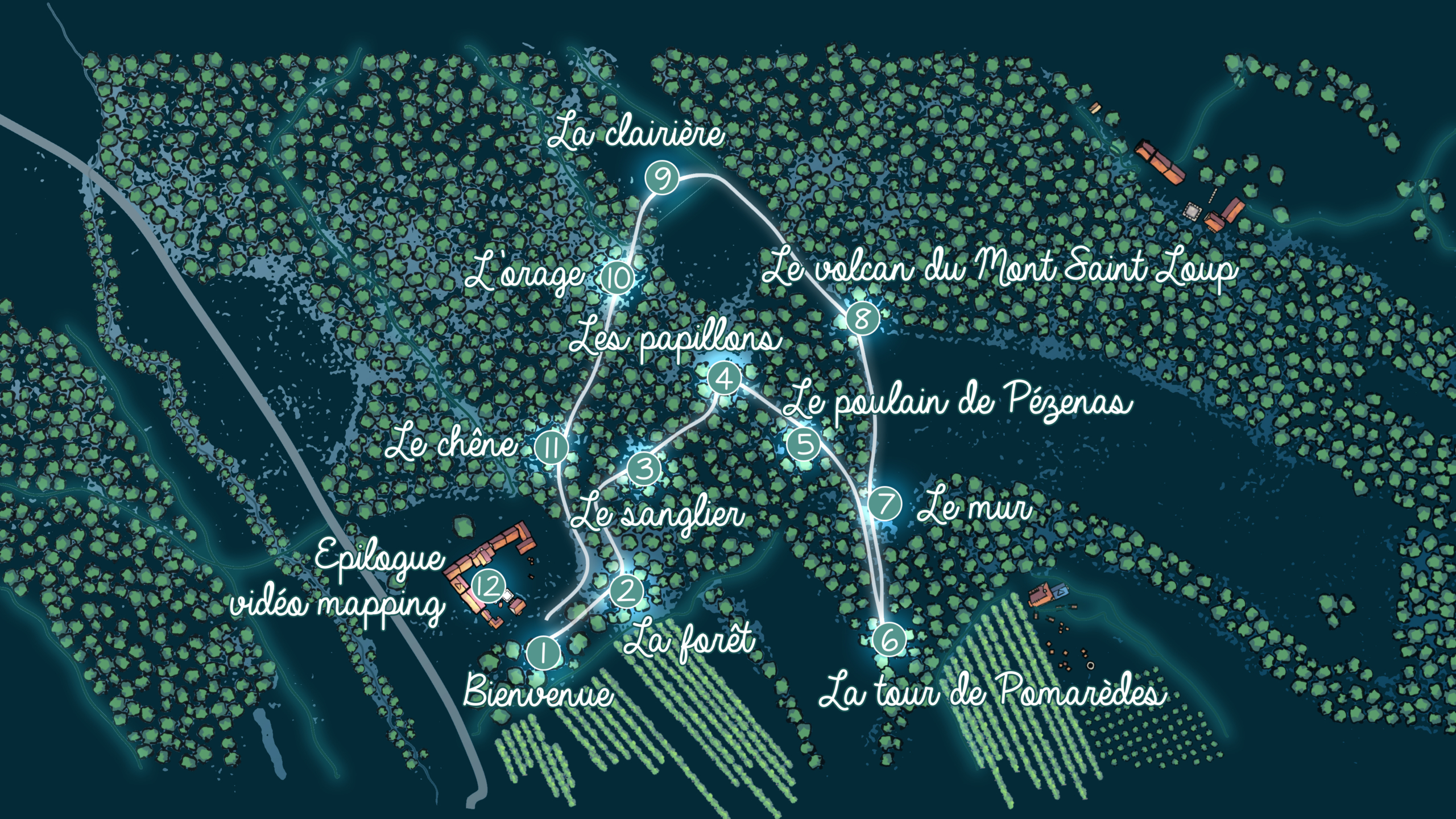 Le parcours de visite Parc et Lumières serpentant au milieu de la forêt